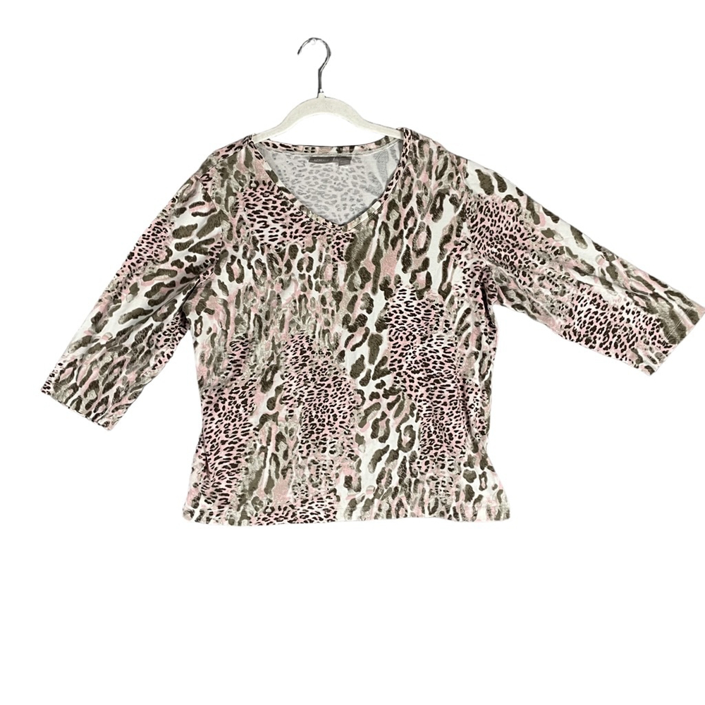 Chico's Size 3 (XL) Pink Leopard Print V-Neck Top 3/4 Sleeve Cotton Stretch
